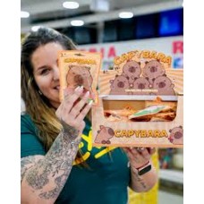 Capibara Sobre Sorpresa